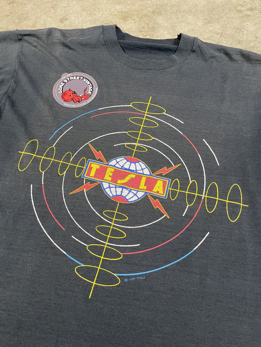 Vintage 80s Tesla Rock Band Tee faded distressed L 21x27